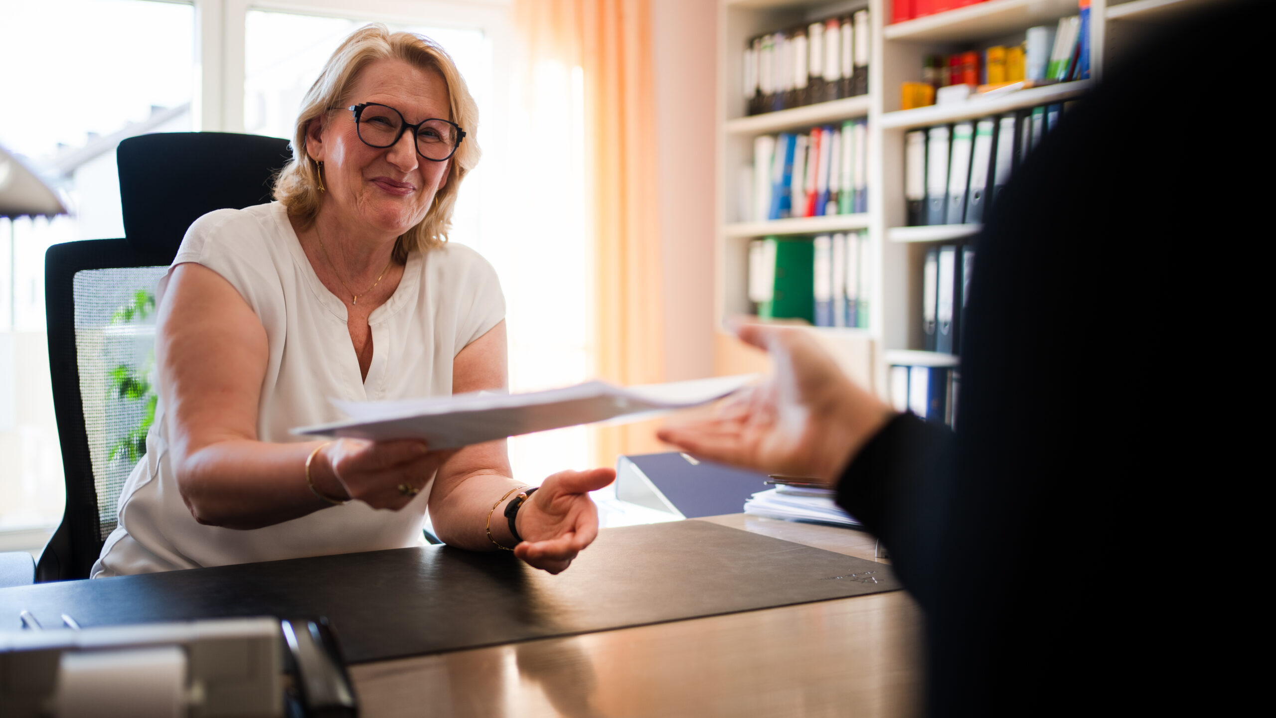 Ihre Karriere bei der Carmen Schütze Steuerberatung in Köln Porz I Zusammenhalt und Zuverlässigkeit ✓ Work-Life-Balance ✓ Kanzlei mit Erfahrung ✓